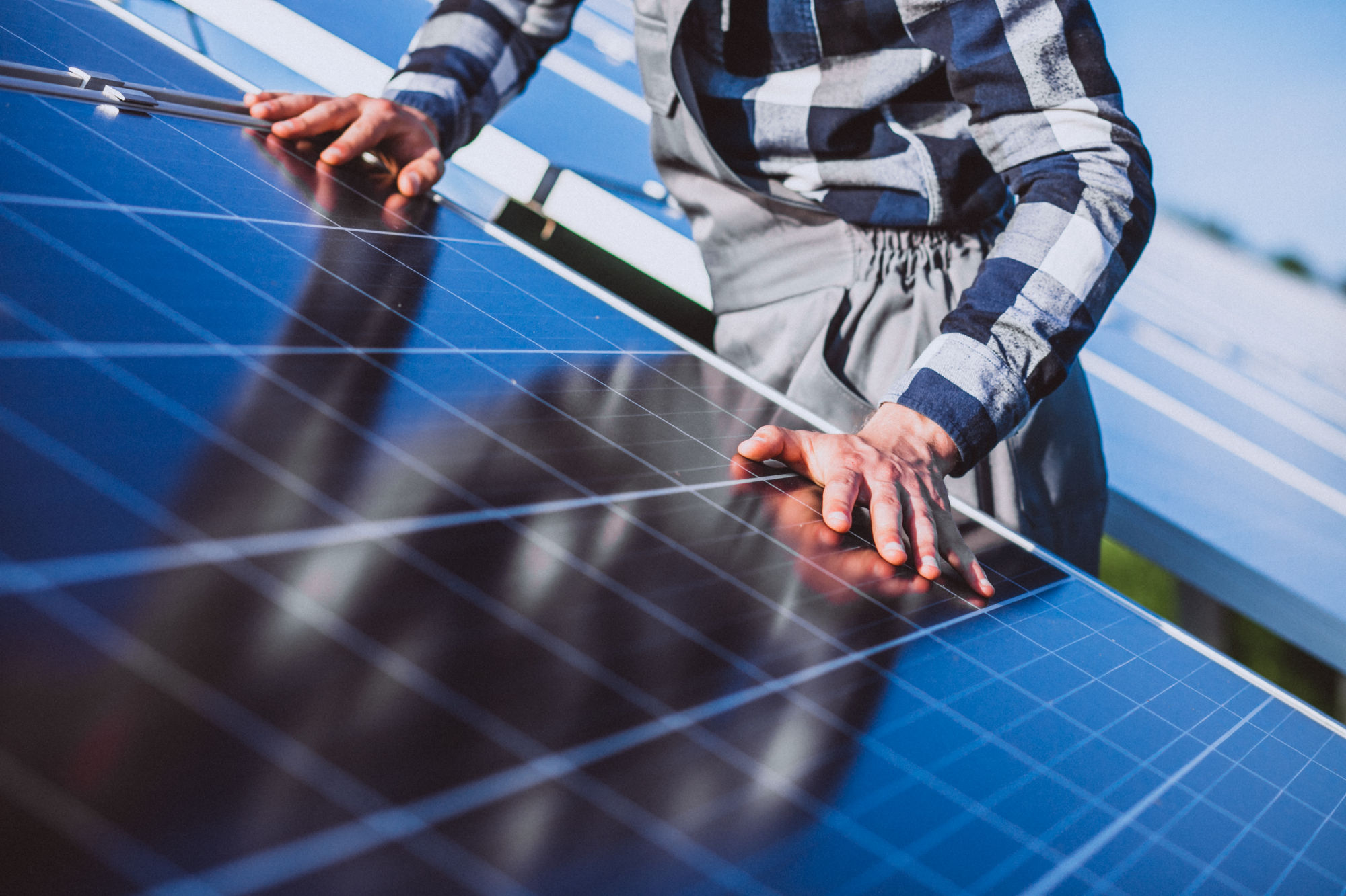 Nuove linee guida antincendio per impianti fotovoltaici: aggiornamenti e principali novità
